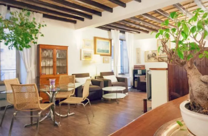 House Monti 1875 بيت ضيافة روما