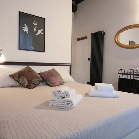 House Monti 1875 Pensión Roma