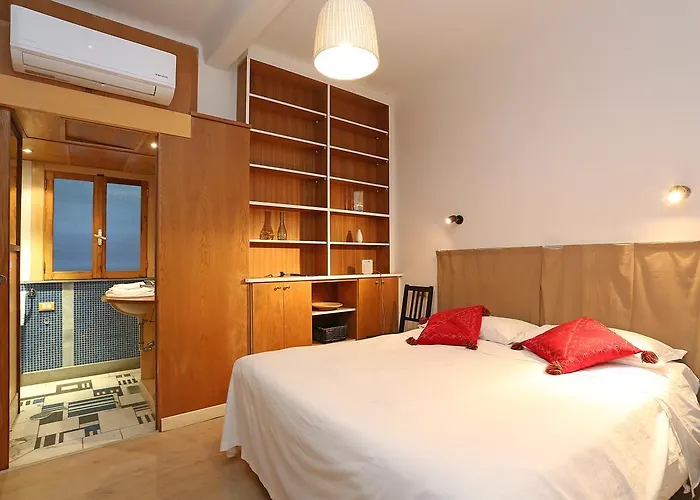 House Monti 1875 Pensión