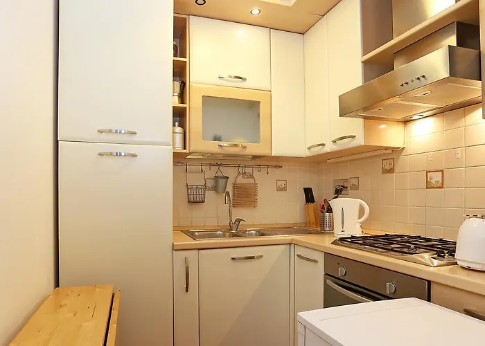 House Monti 1875 Pensión 4*